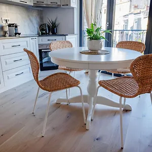 The Corner Luxe Apartment