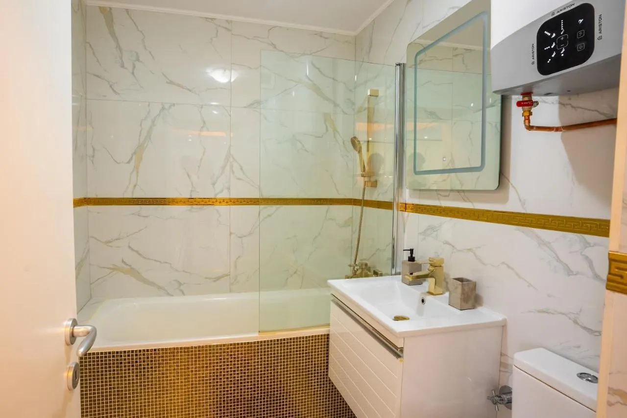 Lägenhet Quiet Marble Apt With Free Parking Spot Old Town Bukarest