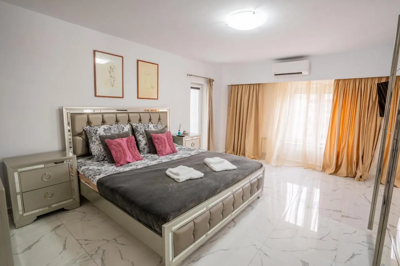 Quiet Marble Apt With Free Parking Spot Old Town location